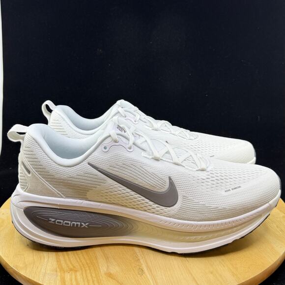 Nike Vomero 18-TB IB4033-109 White/ Gunsmoke-Photon Dust Size 10.5 main image 8